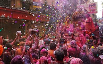 Singapore’s Pop Culture Boosts Traditional Festivals in Specialty Food Stores.