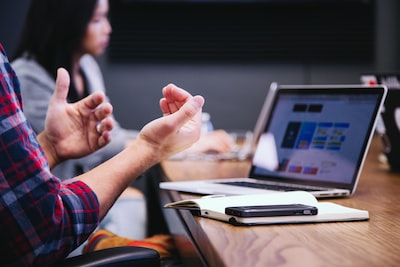 Essential Crisis Communication Strategies for Singapore’s Used Merchandise PR Firms