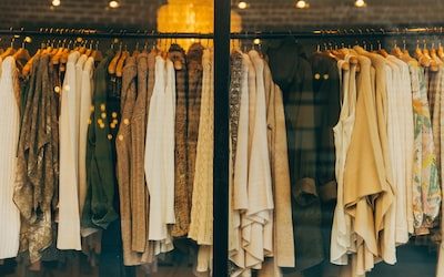 PR Media Tips: Boost Clothing Store Reach with Social Media Agency