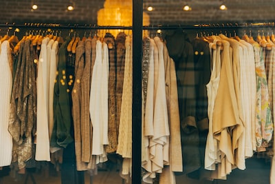 PR Media Tips: Boost Clothing Store Reach with Social Media Agency
