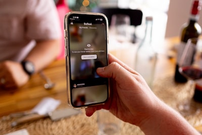 Top-rated Singapore PR firms with mobile phone store damage control expertise.