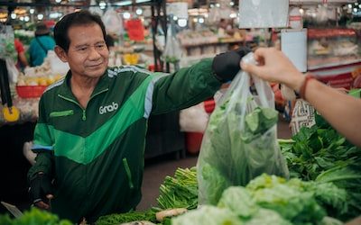 Retail Market Research vs. Trend Analysis: Analyzing Marine Parade Tourism for Maximum Impact